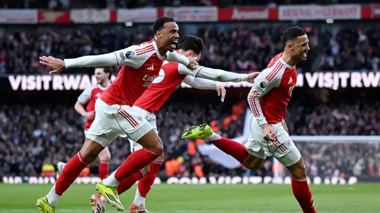 توقيت مباراة أرسنال وبرايتون بالجولة 29 من الدوري الإنجليزي والقنوات الناقلة للمواجهة المرتقبة